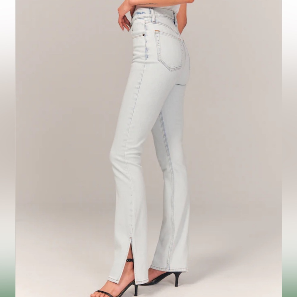 Split-Hem Ultra High Rise 90s Slim Straight Jean